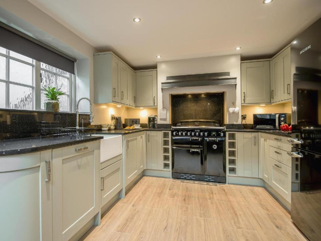 89A Church Street - Luxury One Bed Apartment With Roof Terrace Whitby Bagian luar foto