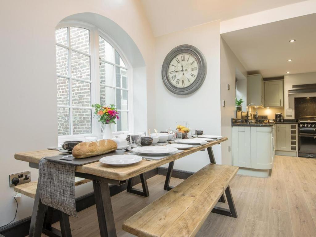 89A Church Street - Luxury One Bed Apartment With Roof Terrace Whitby Bagian luar foto